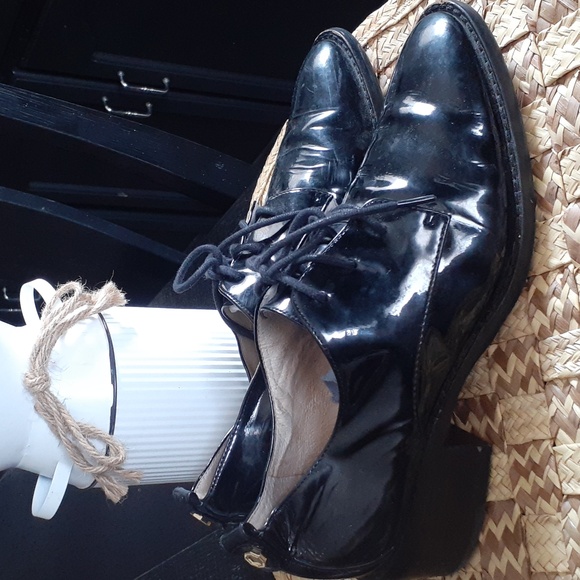 Louise et Cie Shoes - LOUISE ET CIE LEATHER PATENT SHOES
